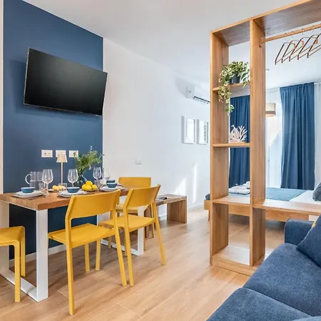 Apartment Taro's Blue Sea By Pleiades