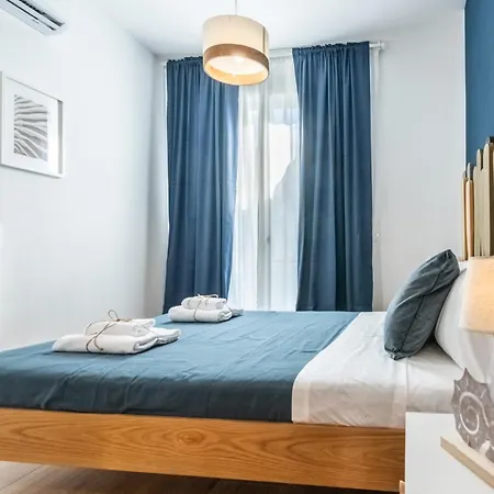Apartment Taro's Blue Sea By Pleiades